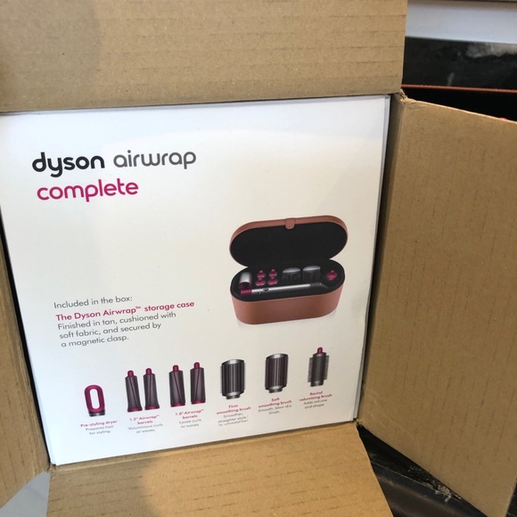 **SOLD**Dyson airwrap complete with 8 attach new - Picture 3 of 6